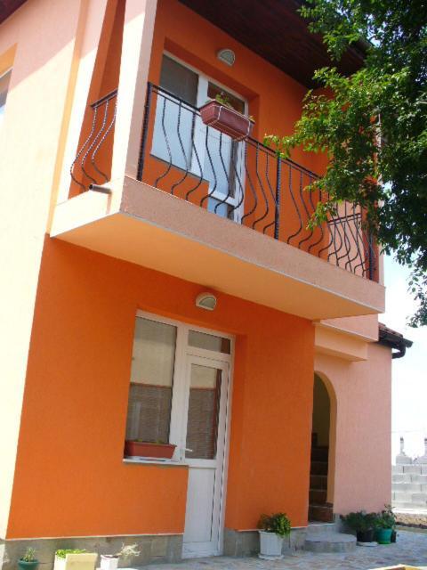 Guest House Alex تشيرنوموريتس المظهر الخارجي الصورة